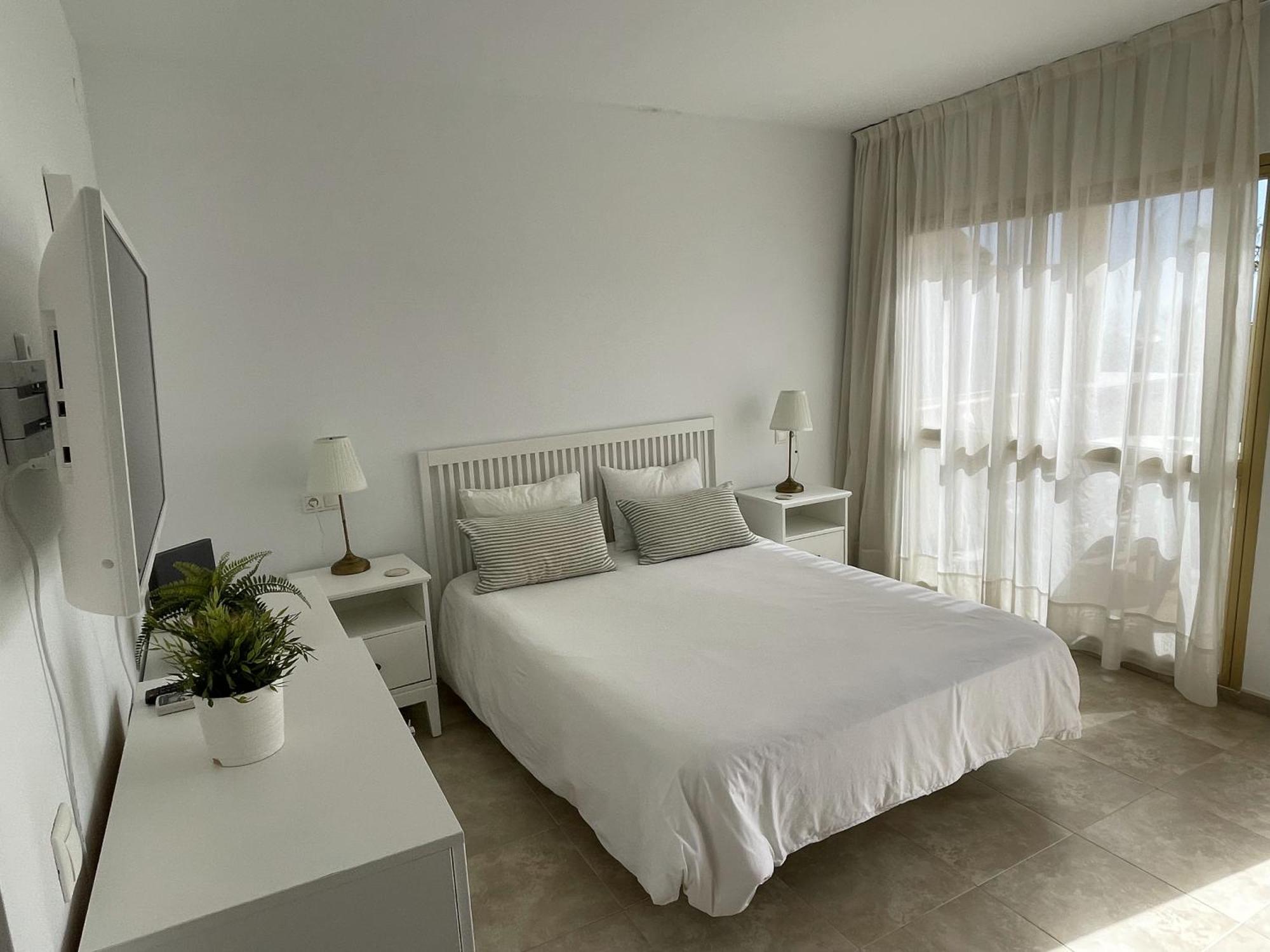 Estudio Con Insuperables Vistas Al Mar: Aparcamiento Marbella Exterior foto